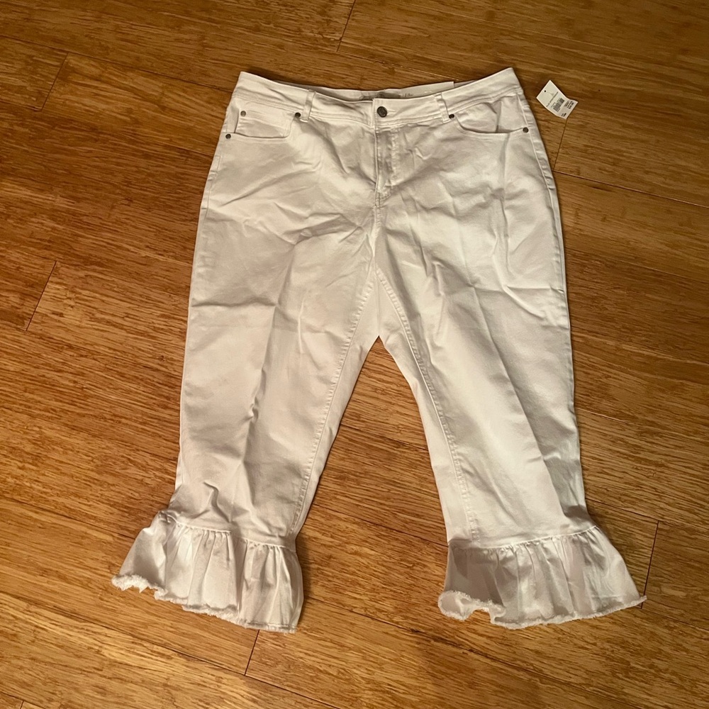 White Ruffle Hem Cropped White Jeans sz 18